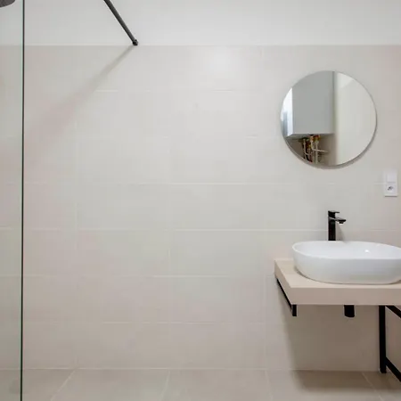 Blueground 10 Nr Park Foodie Area Prg-14 Διαμέρισμα