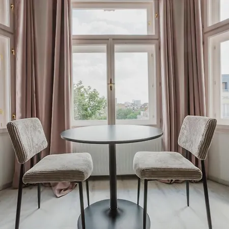 Apartmán Blueground 10 Nr Park Foodie Area Prg-14 *